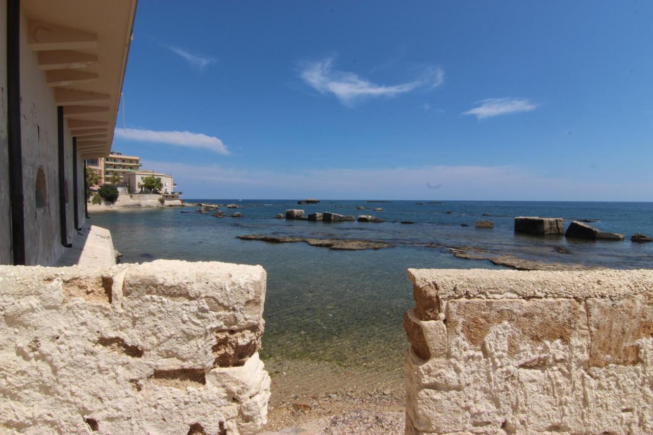 דירות סירקוזה La Dimora Di Dionisio Al Mare מראה חיצוני תמונה